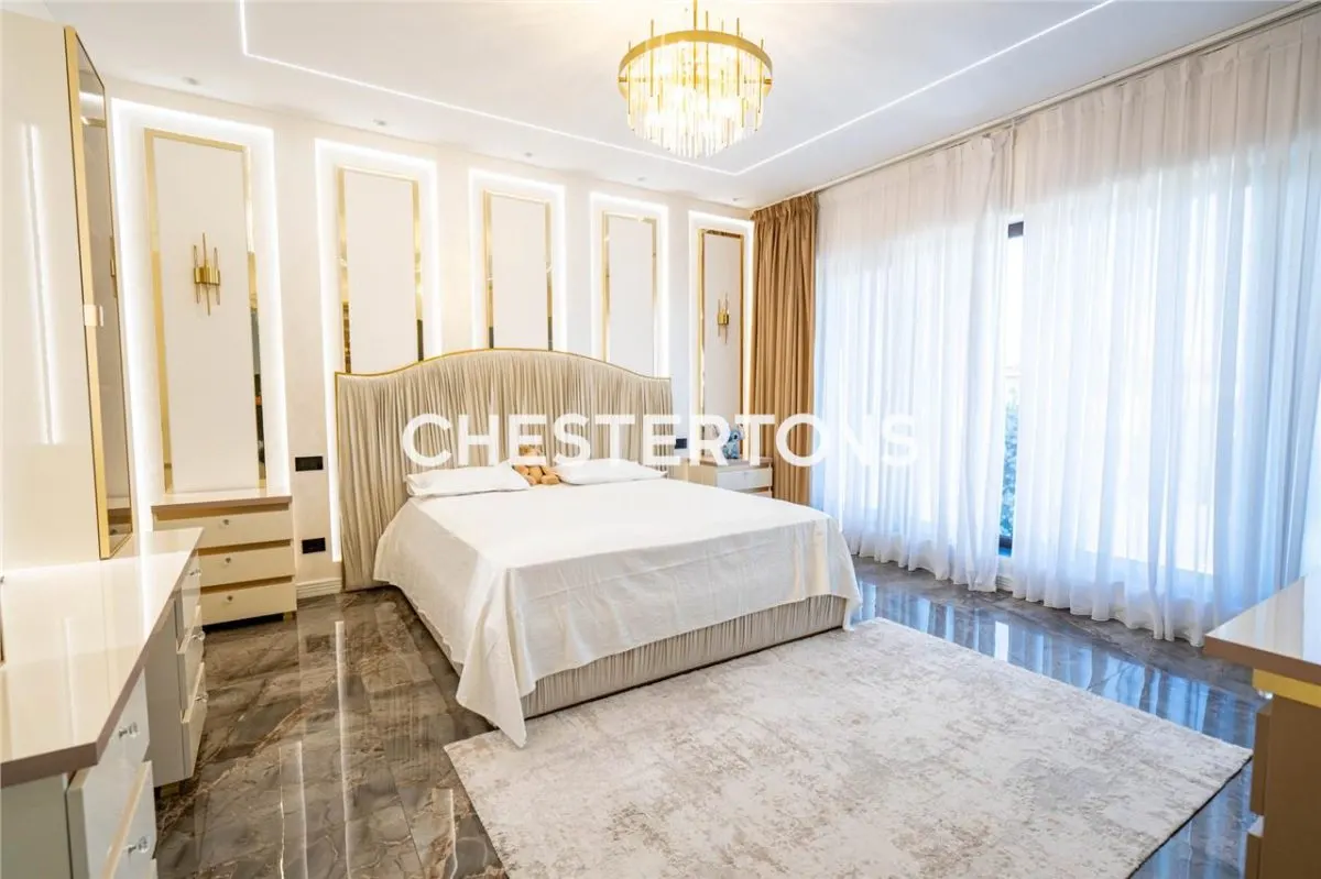Villa for Sale in Otopeni, P+2E, 509 sqm Plot with Swimming Pool - foto 13