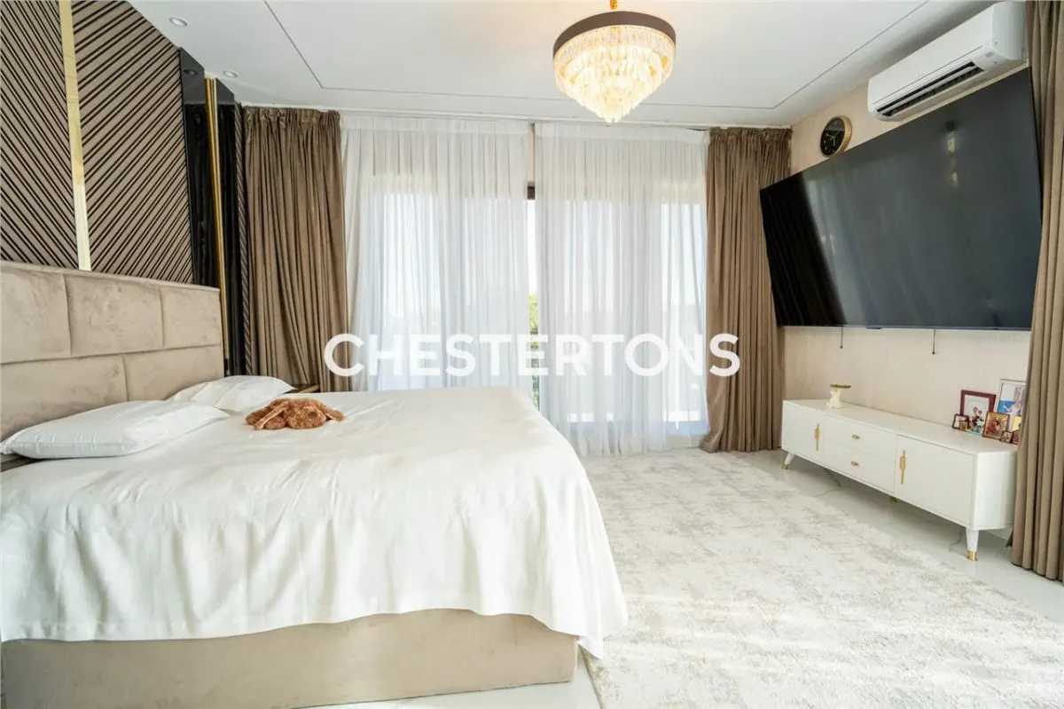 Villa for Sale in Otopeni, P+2E, 509 sqm Plot with Swimming Pool - foto 15