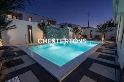 Villa for Sale in Otopeni, P+2E, 509 sqm Plot with Swimming Pool - foto 5