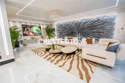 Villa for Sale in Otopeni, P+2E, 509 sqm Plot with Swimming Pool - foto 6