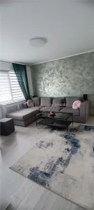شقة 3 غرف نوم، مترو 1 مايو، 63 متر مربع، الطابق 9، مجددة حديثاً - foto 2