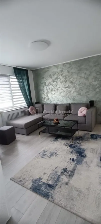 شقة 3 غرف نوم، مترو 1 مايو، 63 متر مربع، الطابق 9، مجددة حديثاً - foto 2