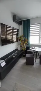 شقة 3 غرف نوم، مترو 1 مايو، 63 متر مربع، الطابق 9، مجددة حديثاً - foto 3