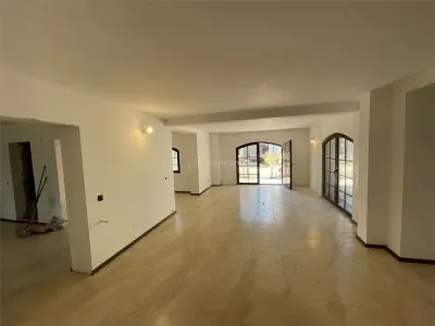Villa Independiente - Petresti Corbeanca - 9 Dormitorios - 3 Baños - 533sqm - foto 2
