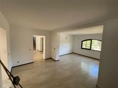 Villa Independiente - Petresti Corbeanca - 9 Dormitorios - 3 Baños - 533sqm - foto 4