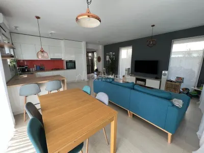 Villa Moderna – Otopeni – 5 Dormitorios – 3 Baños – 140m² – 270m² Terreno - Otopeni
