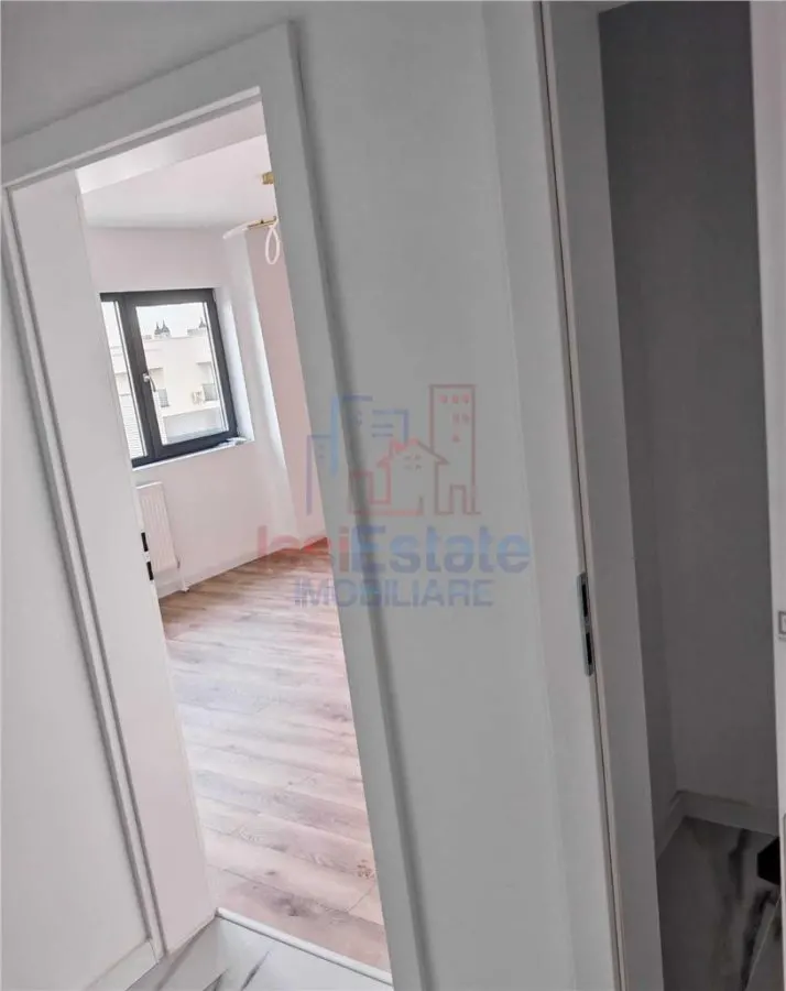 Appartement 3 Pièces Rénové, 61 m², 8e Étage – Splai Bahlui - foto 3