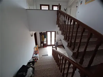 Entrepôt à Otopeni avec Showroom – Entreprise de Meubles Clé en Main - foto 2