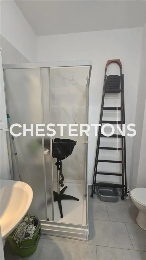 2-Bedroom Furnished Apartment with Parking, Militari Residence - foto 4