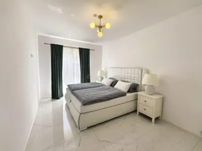 Apartament cu 3 camere si curte de vanzare - foto 11