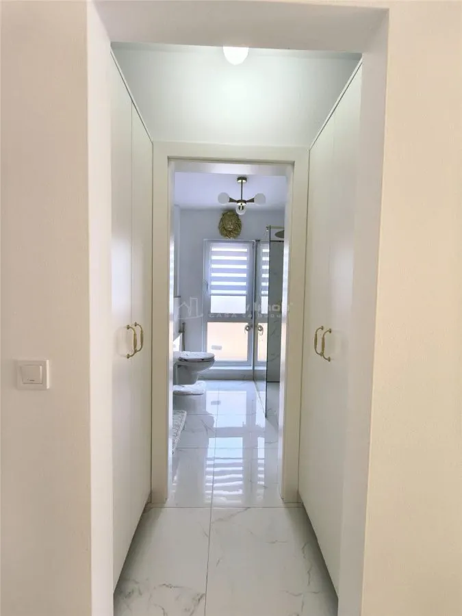 Apartament cu 3 camere si curte de vanzare - foto 15