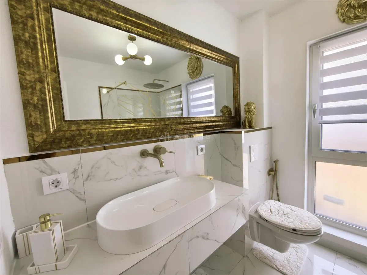 Apartament cu 3 camere si curte de vanzare - foto 8