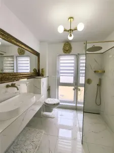 Apartament cu 3 camere si curte de vanzare - foto 9