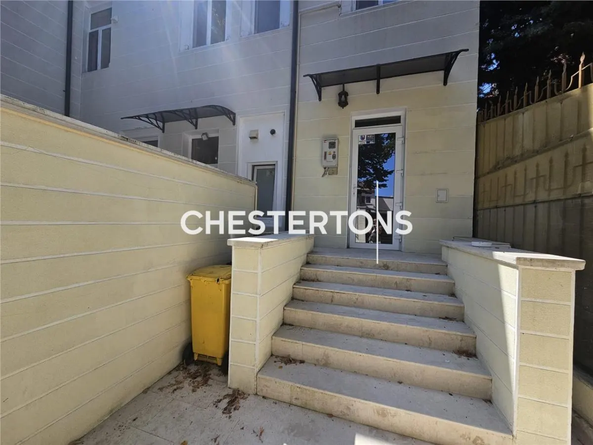 Premier Bail | Entièrement Neuf | Duplex 2 Chambres, Cour Privée et Terrasse, Centre Constanța - foto 11