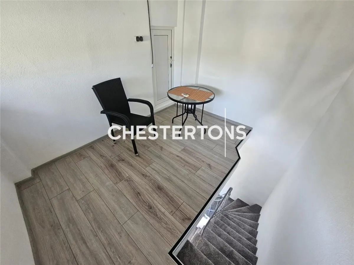Premier Bail | Entièrement Neuf | Duplex 2 Chambres, Cour Privée et Terrasse, Centre Constanța - foto 13