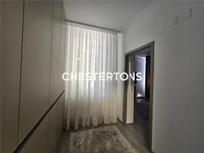 Premier Bail | Entièrement Neuf | Duplex 2 Chambres, Cour Privée et Terrasse, Centre Constanța - foto 15