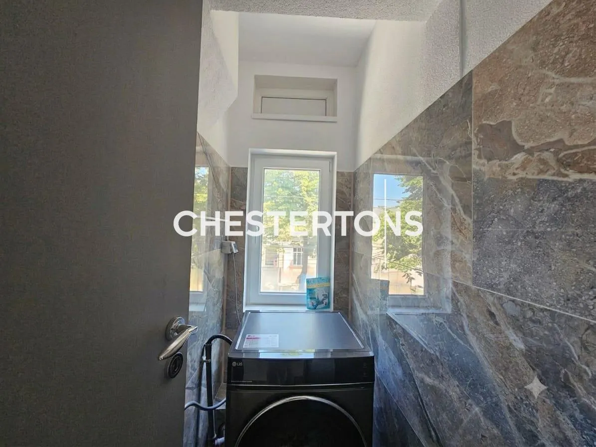 Premier Bail | Entièrement Neuf | Duplex 2 Chambres, Cour Privée et Terrasse, Centre Constanța - foto 17
