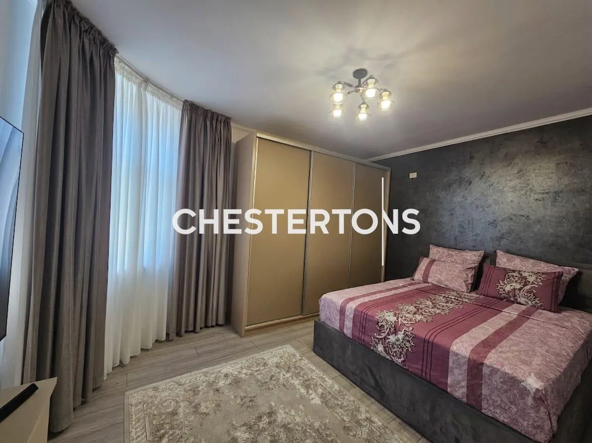 Premier Bail | Entièrement Neuf | Duplex 2 Chambres, Cour Privée et Terrasse, Centre Constanța - foto 6