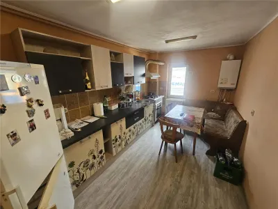 Resita, Appartement 3 Chambres, Meublé et Équipé, Calea Timisoarei - foto 2