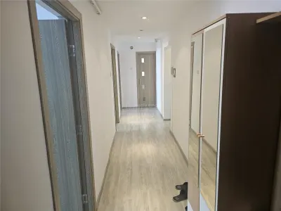 Resita, Appartement 3 Chambres, Meublé et Équipé, Calea Timisoarei - foto 11