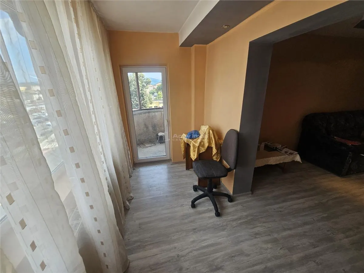 Resita, Appartement 3 Chambres, Meublé et Équipé, Calea Timisoarei - foto 12