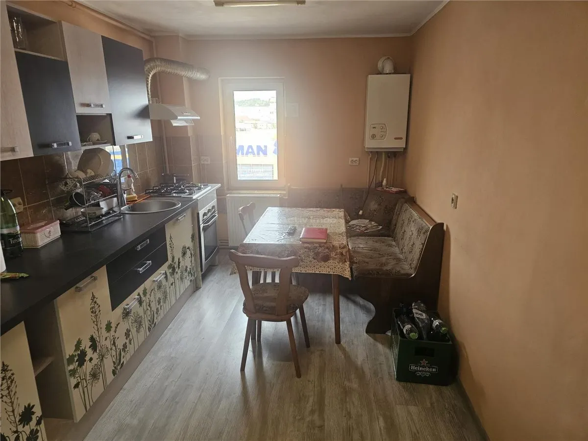 Resita, Appartement 3 Chambres, Meublé et Équipé, Calea Timisoarei - foto 15
