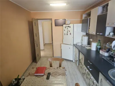 Resita, Appartement 3 Chambres, Meublé et Équipé, Calea Timisoarei - foto 16