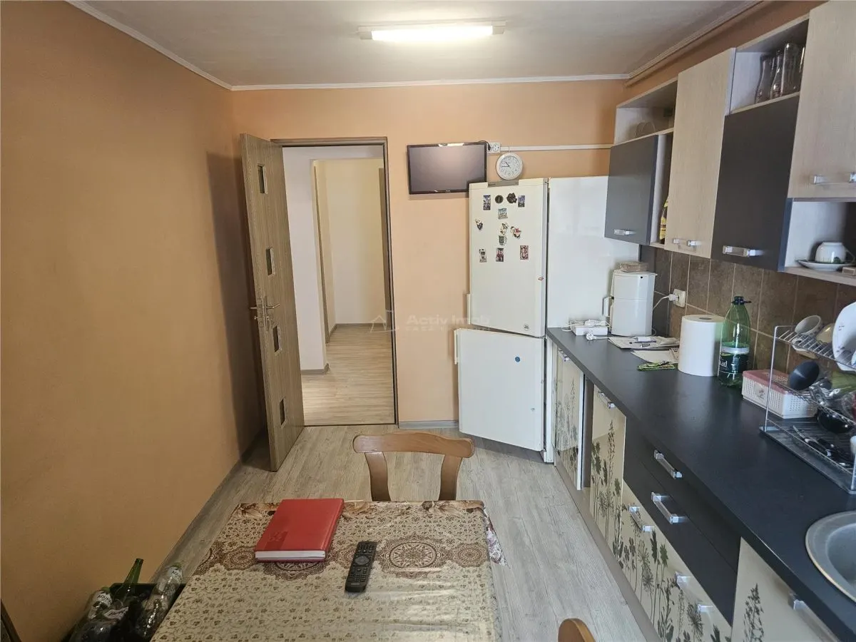 Resita, Appartement 3 Chambres, Meublé et Équipé, Calea Timisoarei - foto 16