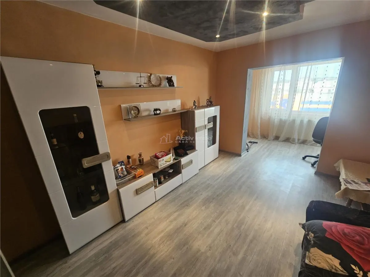 Resita, Appartement 3 Chambres, Meublé et Équipé, Calea Timisoarei - foto 17