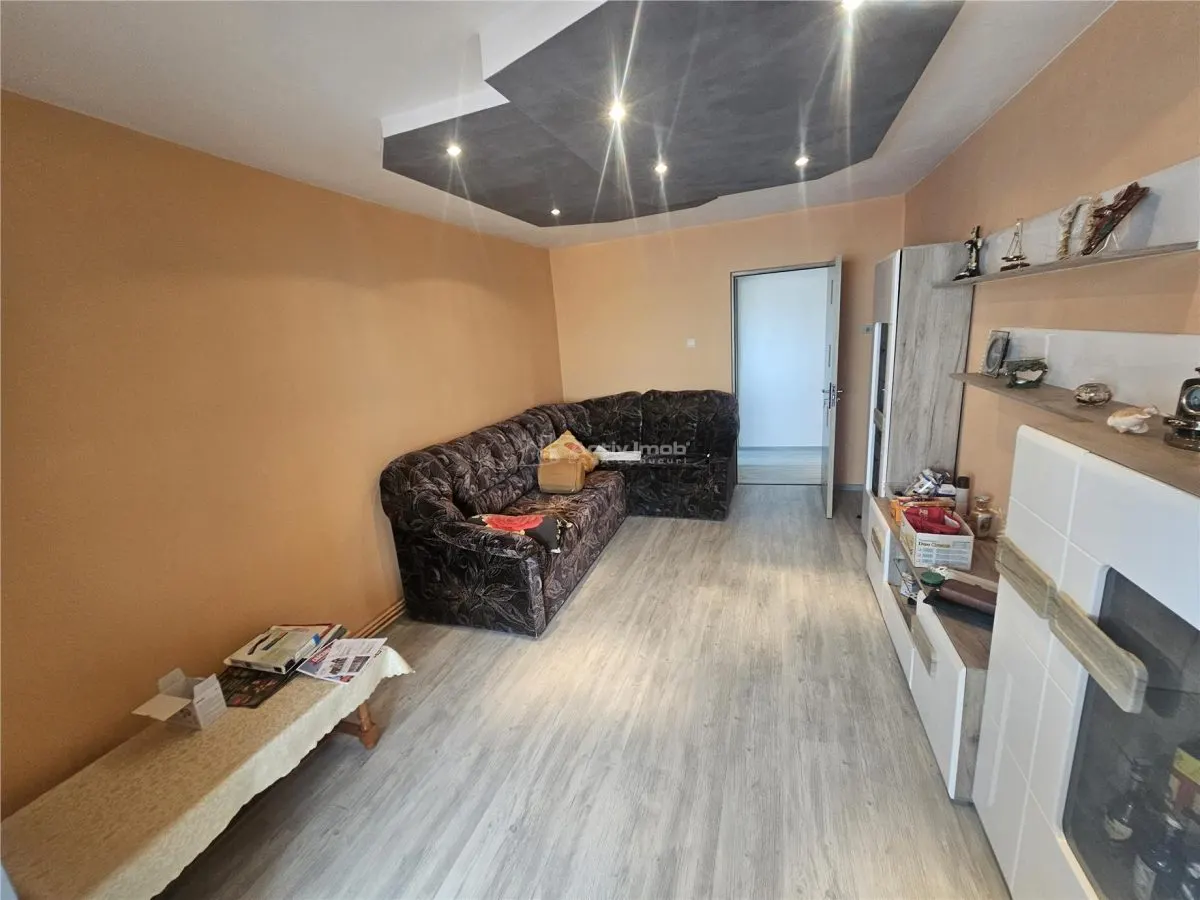 Resita, Appartement 3 Chambres, Meublé et Équipé, Calea Timisoarei - foto 18