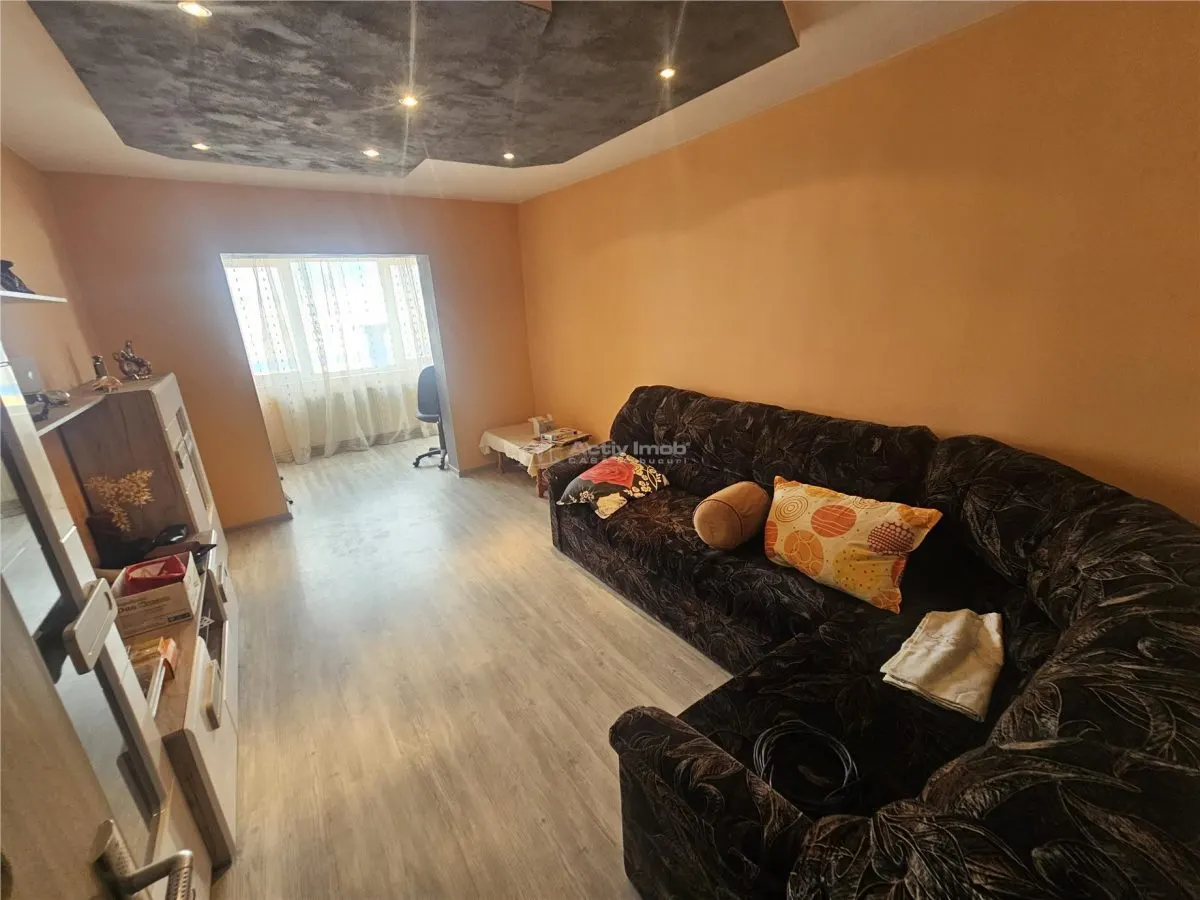 Resita, Appartement 3 Chambres, Meublé et Équipé, Calea Timisoarei - foto 3