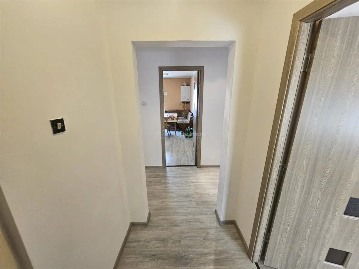 Resita, Appartement 3 Chambres, Meublé et Équipé, Calea Timisoarei - foto 21