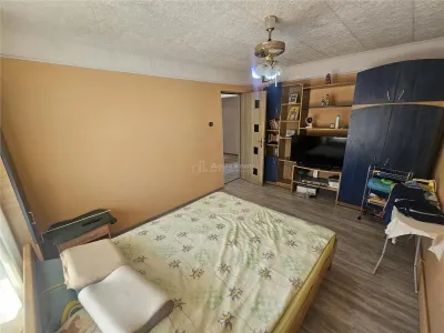 Resita, Appartement 3 Chambres, Meublé et Équipé, Calea Timisoarei - foto 7