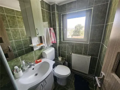 Resita, Appartement 3 Chambres, Meublé et Équipé, Calea Timisoarei - foto 9
