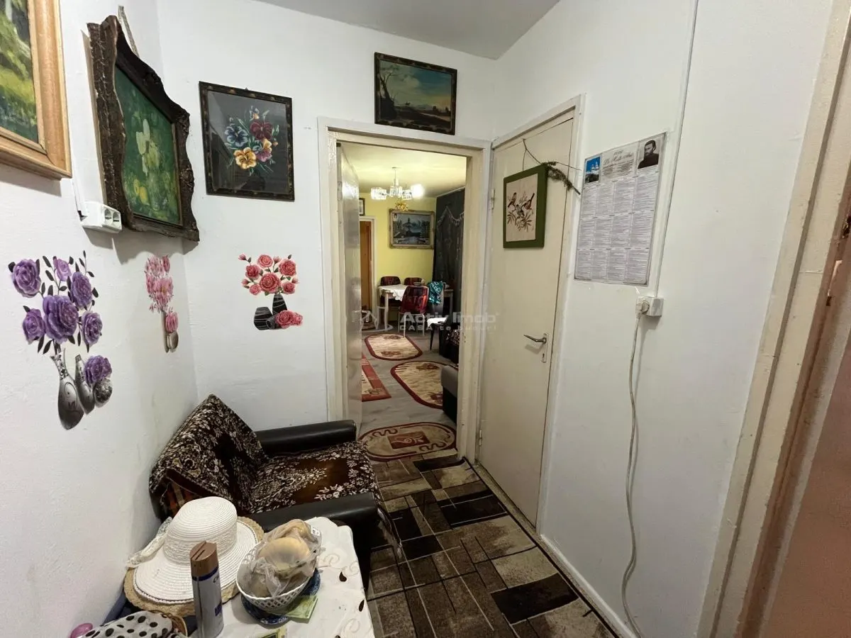 Caransebes, 2-Bedroom Split-Layout Apartment, Cathedral Quarter - foto 7