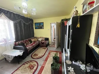 Caransebes, 2-Bedroom Split-Layout Apartment, Cathedral Quarter - foto 10