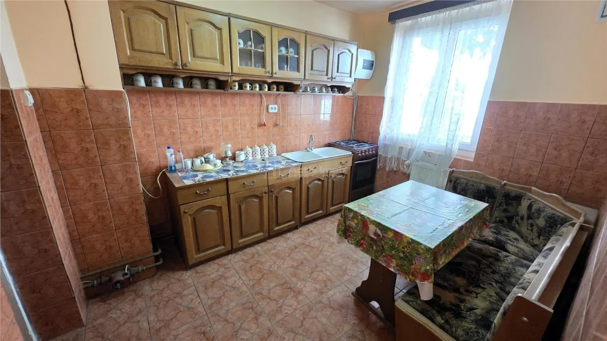 Apartment with 2 bedrooms for sale 50 sqm in Oravita, Vest area - foto 3
