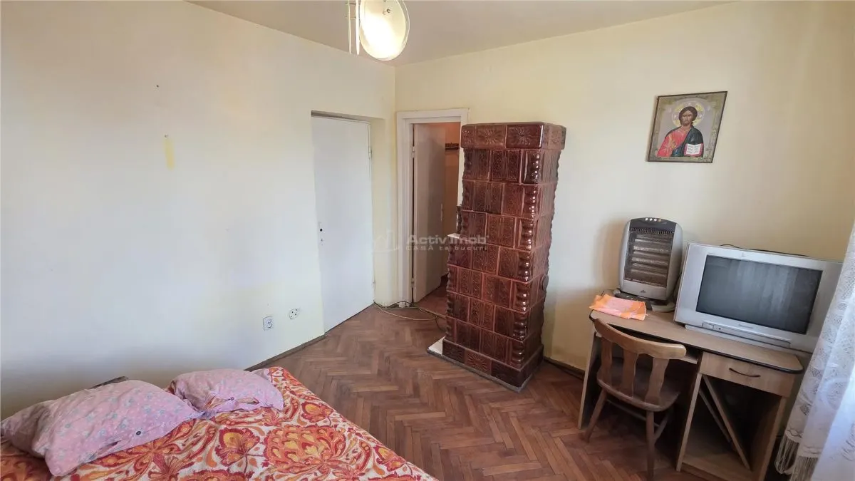 Apartment with 2 bedrooms for sale 50 sqm in Oravita, Vest area - foto 8