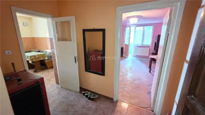 Apartment with 2 bedrooms for sale 50 sqm in Oravita, Vest area - foto 9