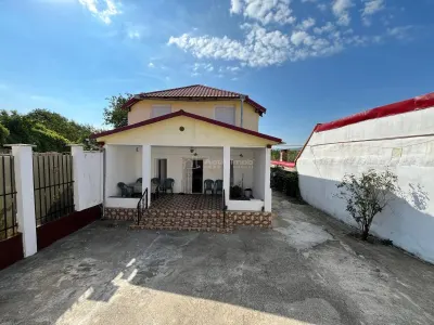Caransebes, Casa la Curte, Zona Spitalului - foto 13