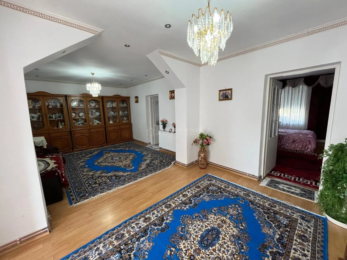 Caransebes, Casa la Curte, Zona Spitalului - foto 6