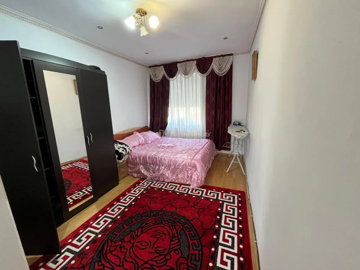 Caransebes, Casa la Curte, Zona Spitalului - foto 8