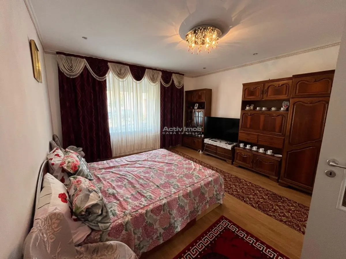 Caransebes, Casa la Curte, Zona Spitalului - foto 10