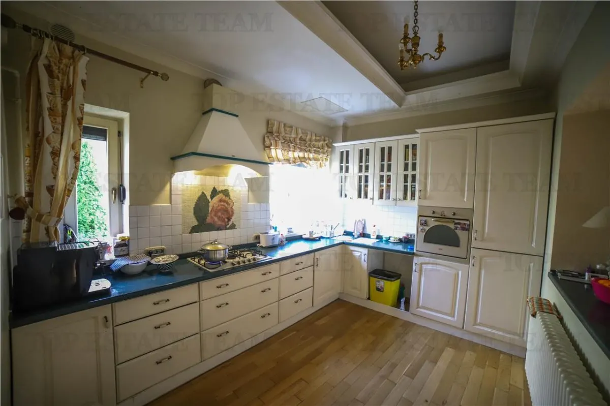 Villa de Prestigio en Venta cerca de Piata Victoriei - Lascar Catargiu, 530 m² - foto 11