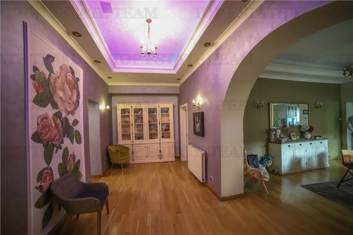 Villa de Prestigio en Venta cerca de Piata Victoriei - Lascar Catargiu, 530 m² - foto 7