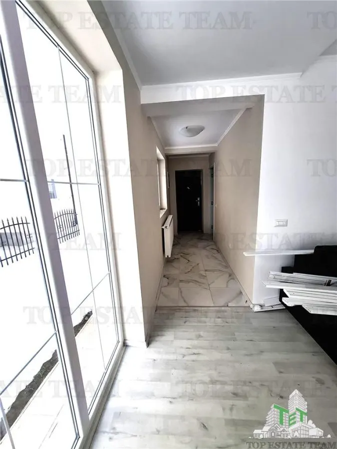 Villa à Vendre | Communauté Privée Austrian Village | Lac Crevedia - foto 11