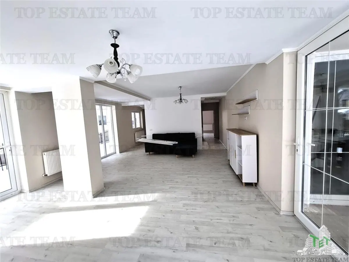 Villa à Vendre | Communauté Privée Austrian Village | Lac Crevedia - foto 4