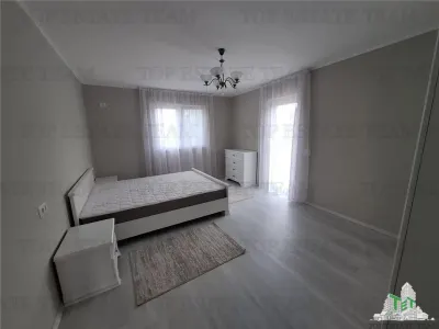 Villa à Vendre à Crevedia – Résidence Élégante ou Opportunité d'Investissement - foto 11