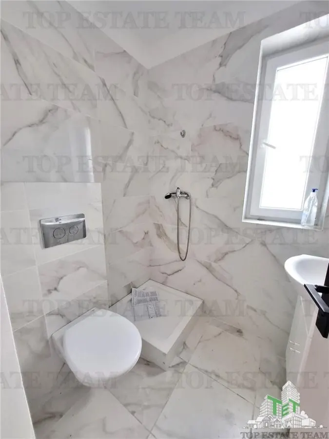Villa à Vendre à Crevedia – Résidence Élégante ou Opportunité d'Investissement - foto 18