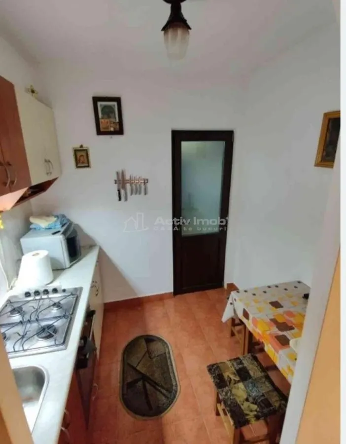 Lugoj, Ap. 1 Cam., 41 Mp., Et. 3, Strada Cernei, Langa Liceul Aurel Vlaicu - foto 3